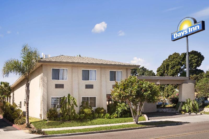 هتل Days Inn By Wyndham Oceanside