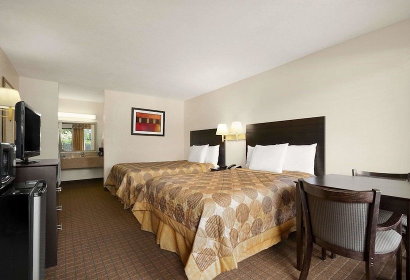 هتل Days Inn By Wyndham Port Royal/near Parris Island