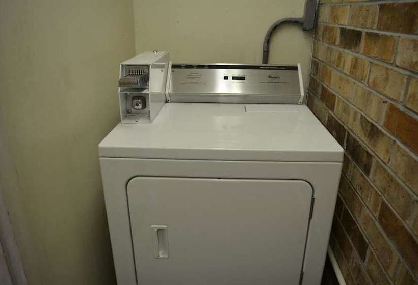 هتل Days Inn By Wyndham Port Royal/near Parris Island