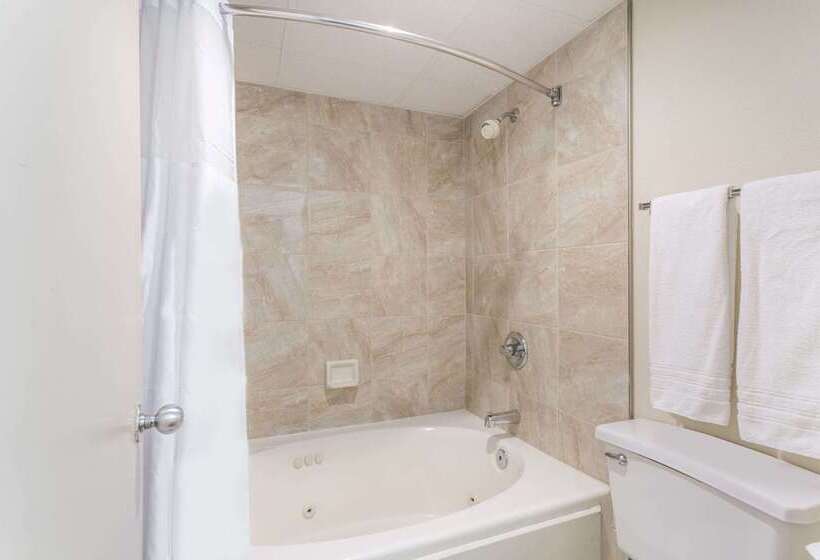 فندق Days Inn By Wyndham Winston Salem North