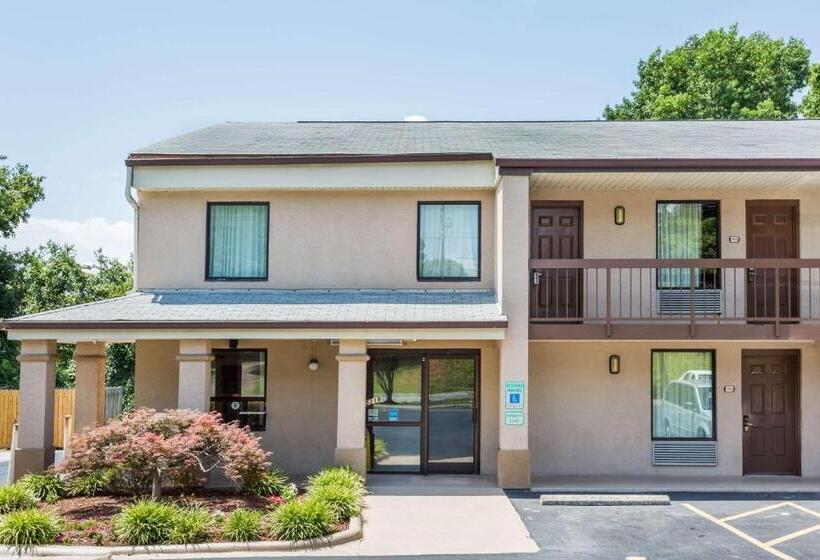 فندق Days Inn By Wyndham Winston Salem North