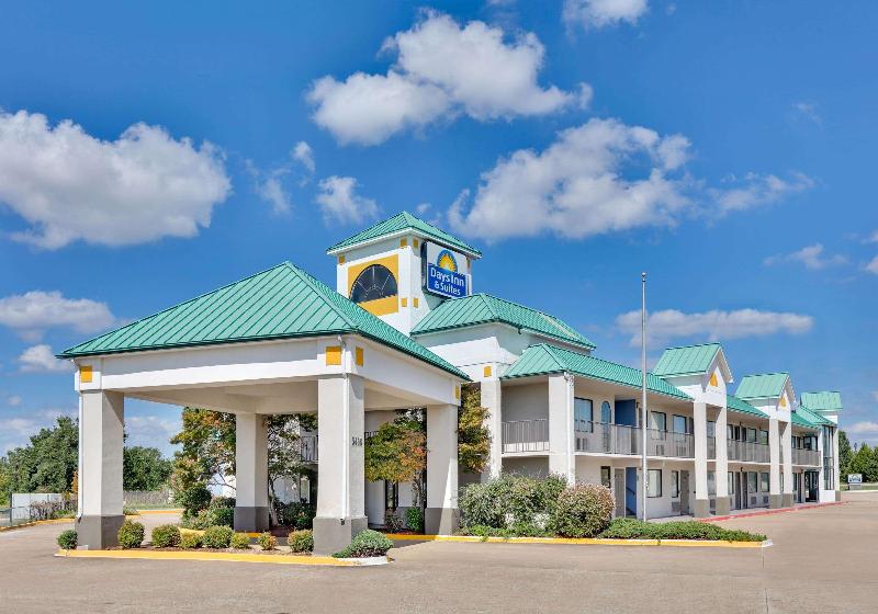 هتل Days Inn & Suites By Wyndham Bentonville