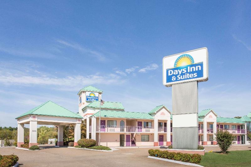 Hotel Days Inn & Suites By Wyndham Bentonville