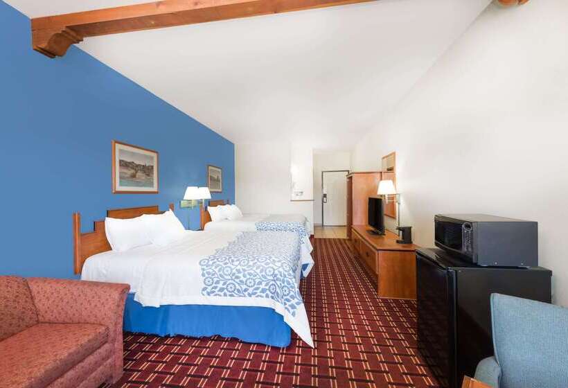 Отель Days Inn & Suites By Wyndham Lordsburg