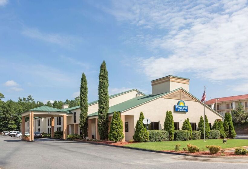 Отель Days Inn & Suites By Wyndham Peachtree Corners Norcross