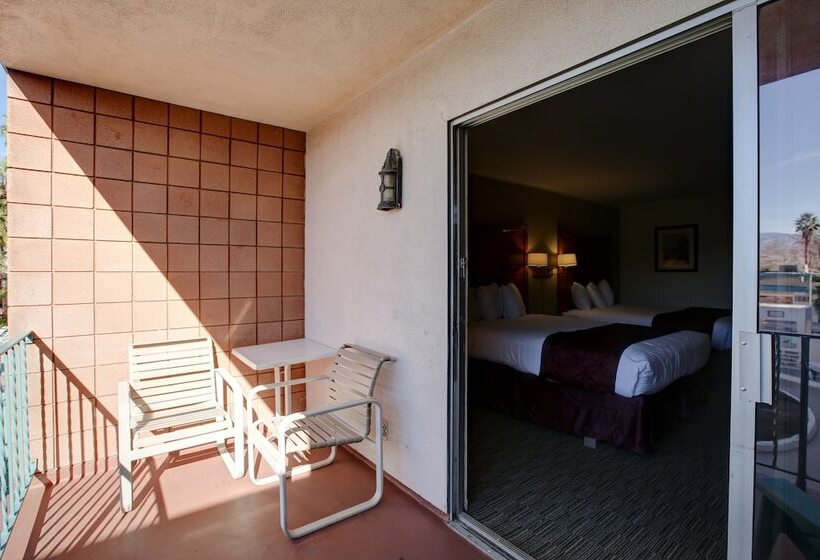 هتل Desert Hot Springs Spa