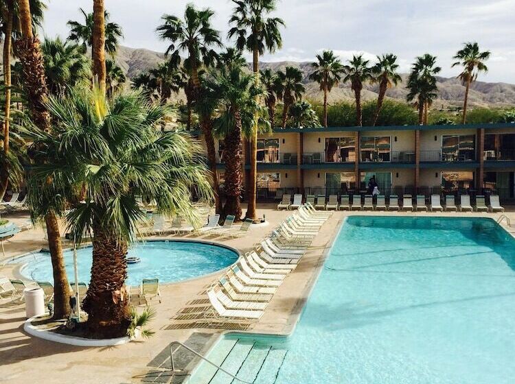 هتل Desert Hot Springs Spa