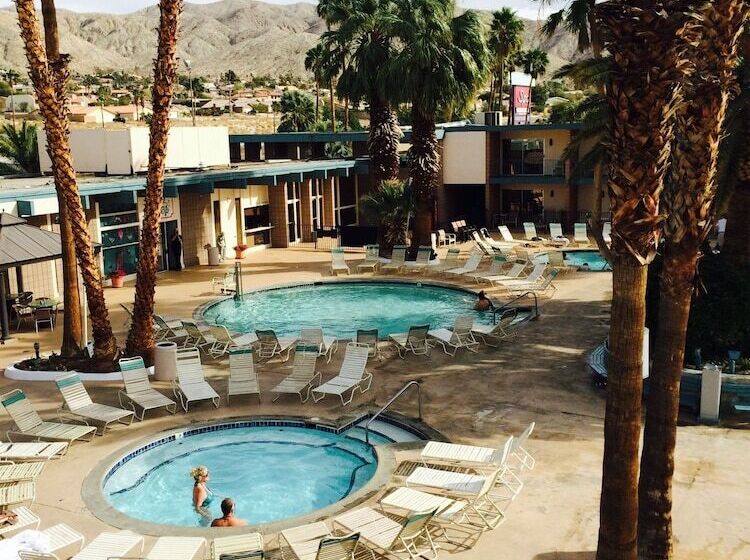 هتل Desert Hot Springs Spa