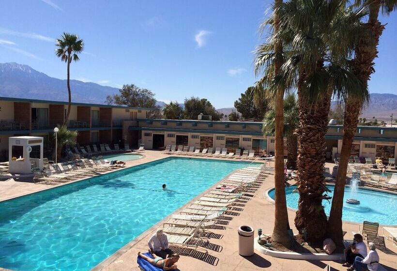 هتل Desert Hot Springs Spa