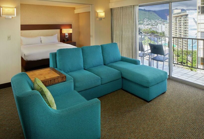 Doubletree By Hilton Hotel Alana   Waikiki Beach