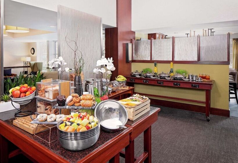 Doubletree By Hilton Hotel Boston Bayside