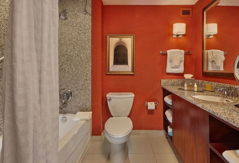 فندق Doubletree By Hilton Little Rock