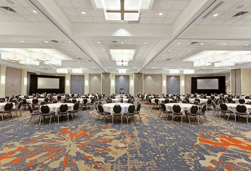 فندق Doubletree By Hilton Little Rock