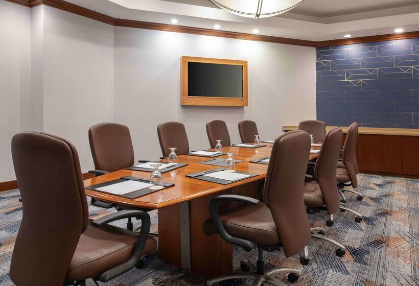 هتل Doubletree By Hilton  San Francisco Airport