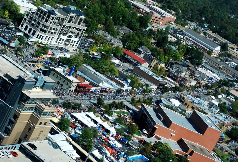 فندق Doubletree By Hilton Springdale