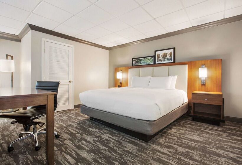 Отель Doubletree By Hilton New Orleans