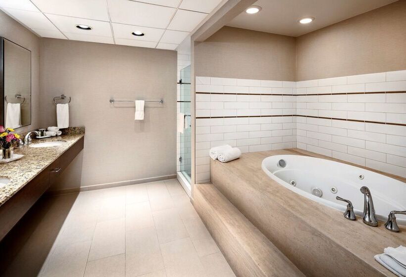 فندق Doubletree By Hilton Ontario Airport