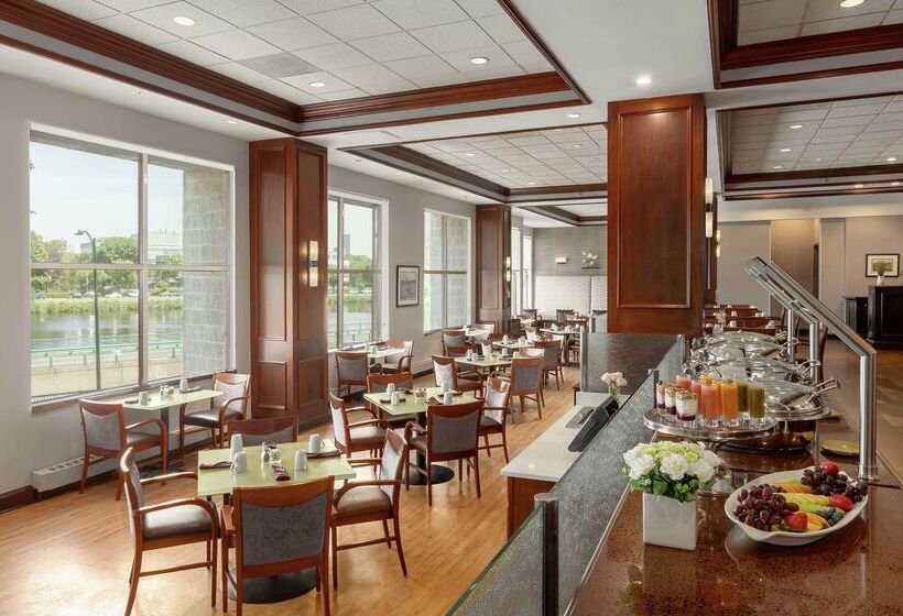Doubletree Suites By Hilton Hotel Boston   Cambridge