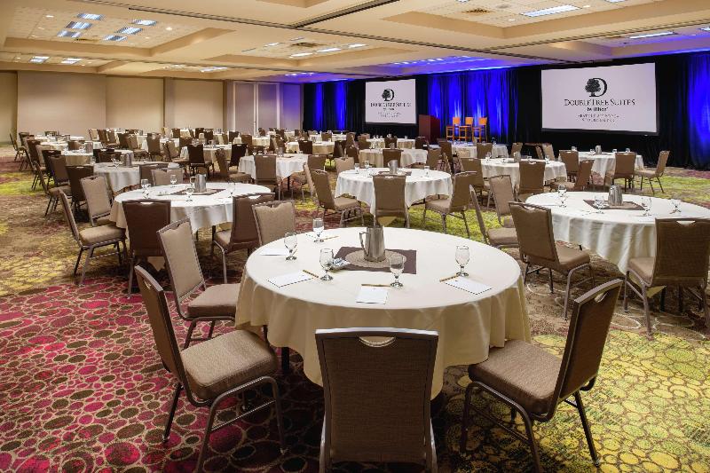 בית מלון כפרי Doubletree Suites By Hilton Seattle Airport  Southcenter