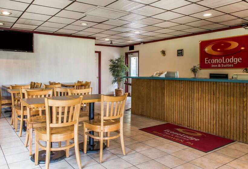 ホテル Econo Lodge Inn & Suites Lake Harmony   Pocono Mountains Area
