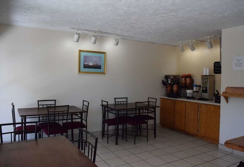 هتل Knights Inn Oswego East