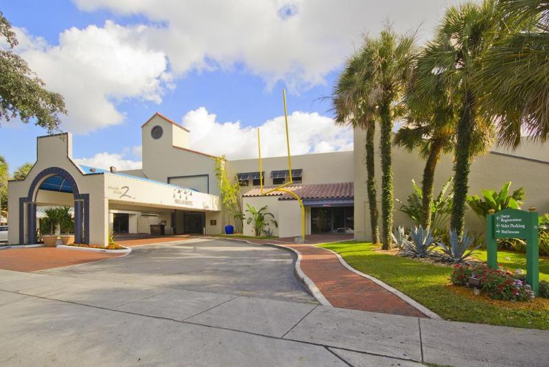 هتل Miami Lakes