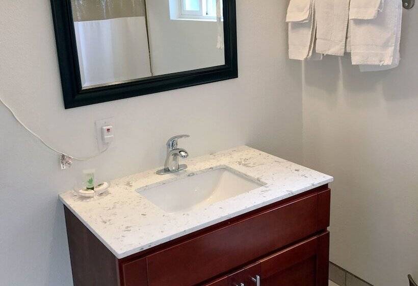 هتل Napa Discovery Inn