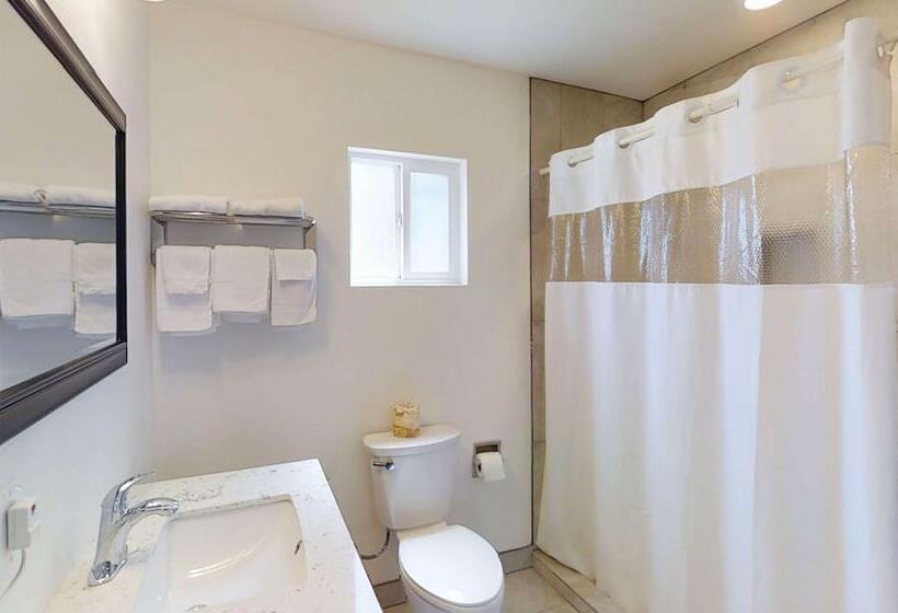 هتل Napa Discovery Inn