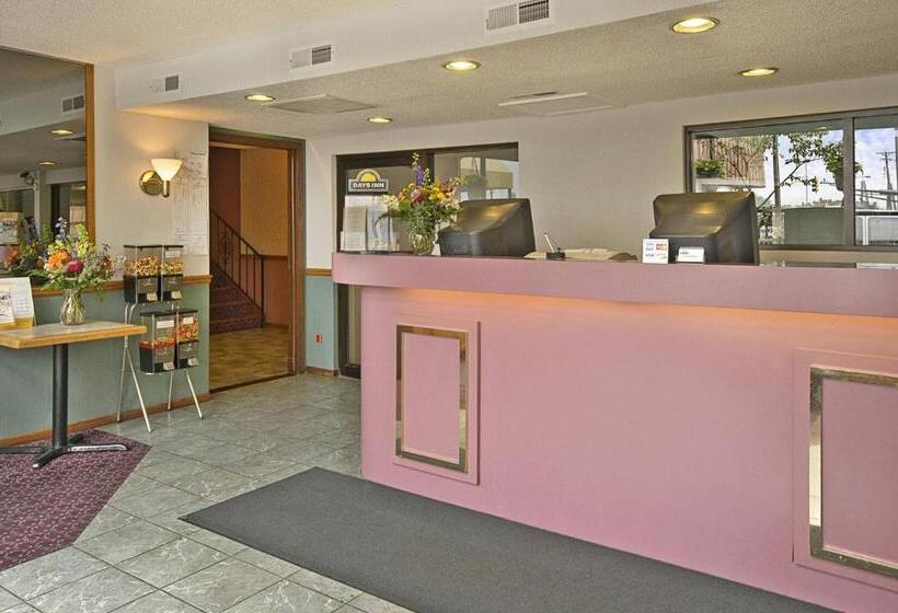 هتل Quality Inn St. Paulminneapolismidway