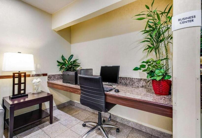 فندق Quality Inn & Suites Lacey Olympia