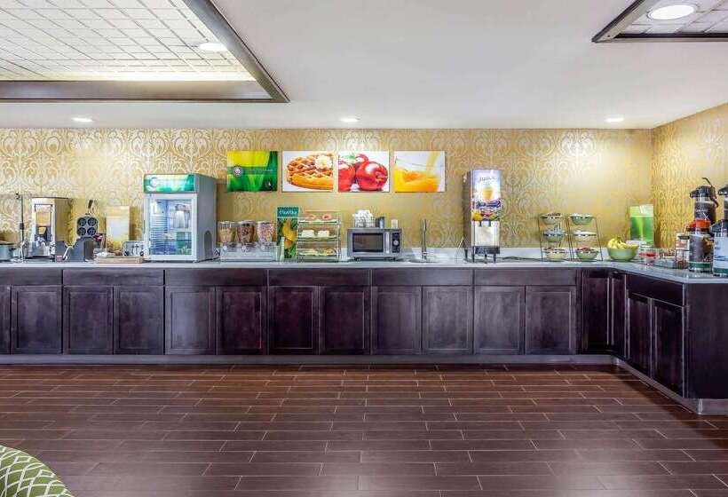 فندق Quality Inn & Suites Near Robins Air Force Base