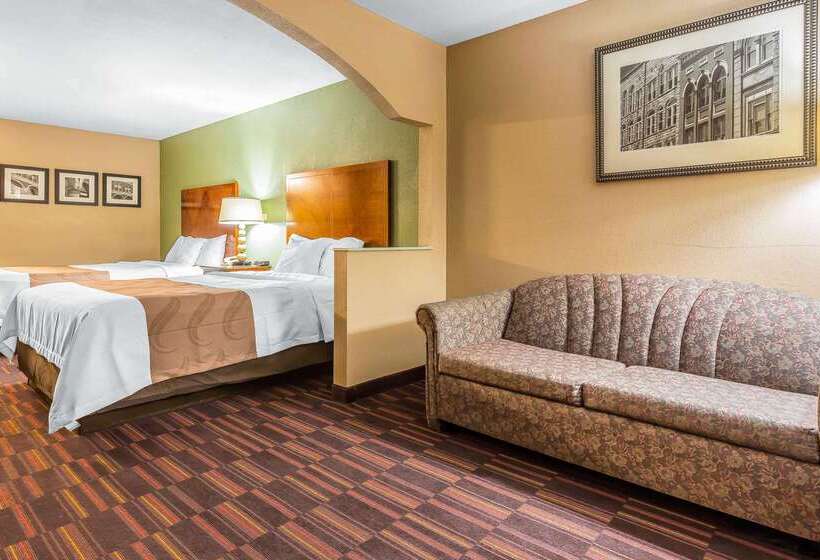 هتل Quality Inn & Suites Near Robins Air Force Base