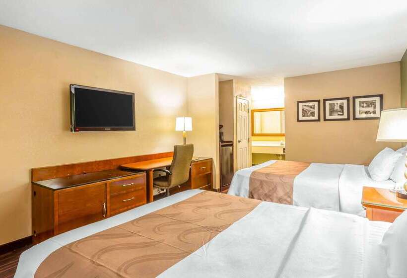 هتل Quality Inn & Suites Near Robins Air Force Base