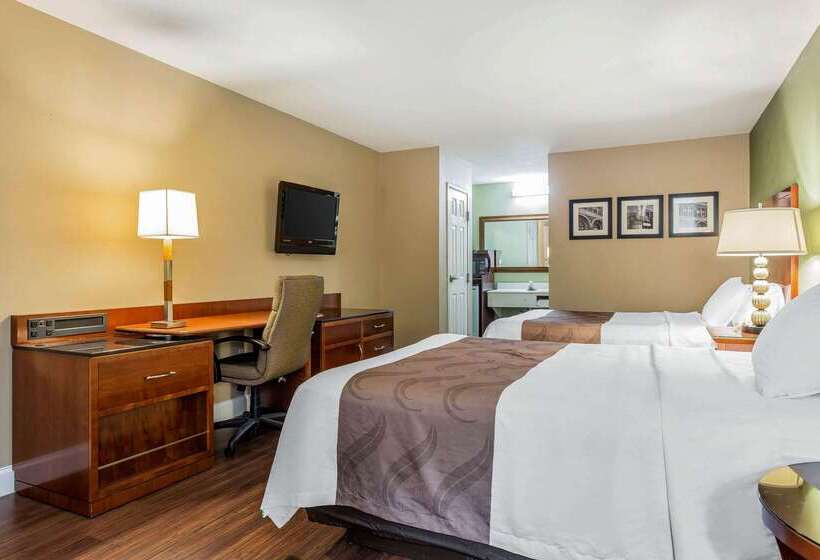 Hotel Quality Inn & Suites Near Robins Air Force Base