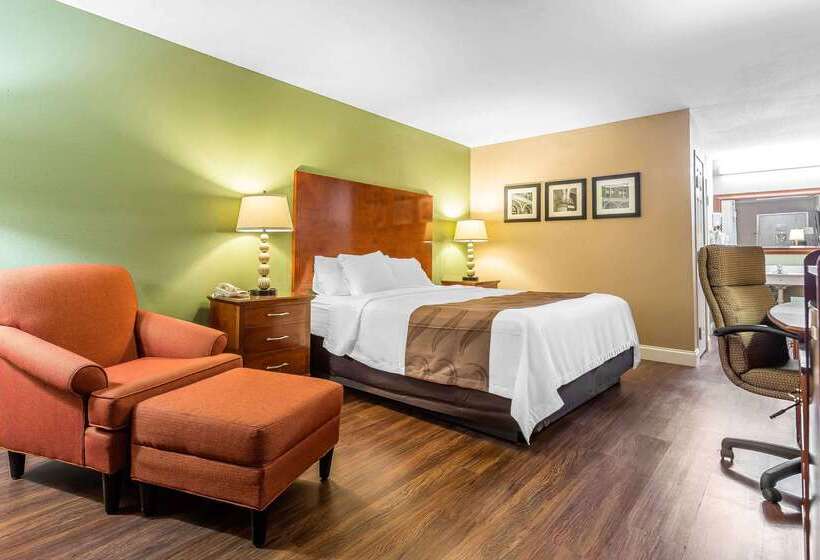 هتل Quality Inn & Suites Near Robins Air Force Base
