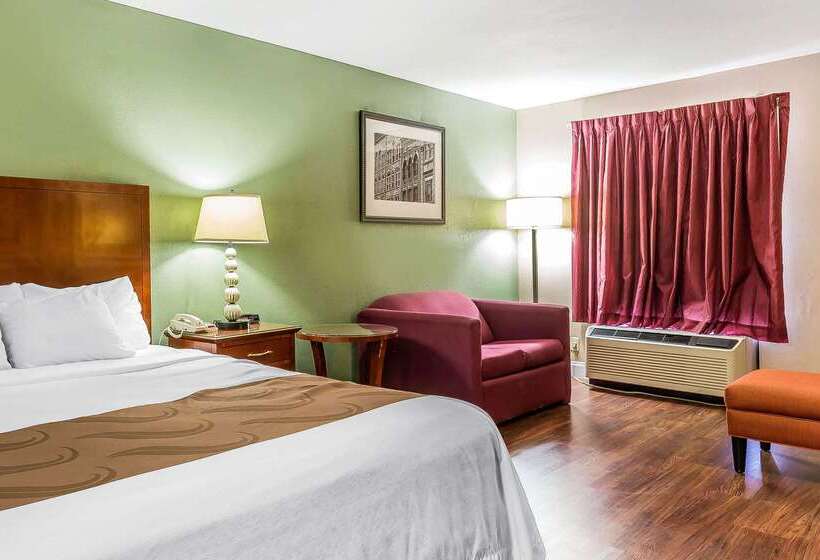 هتل Quality Inn & Suites Near Robins Air Force Base