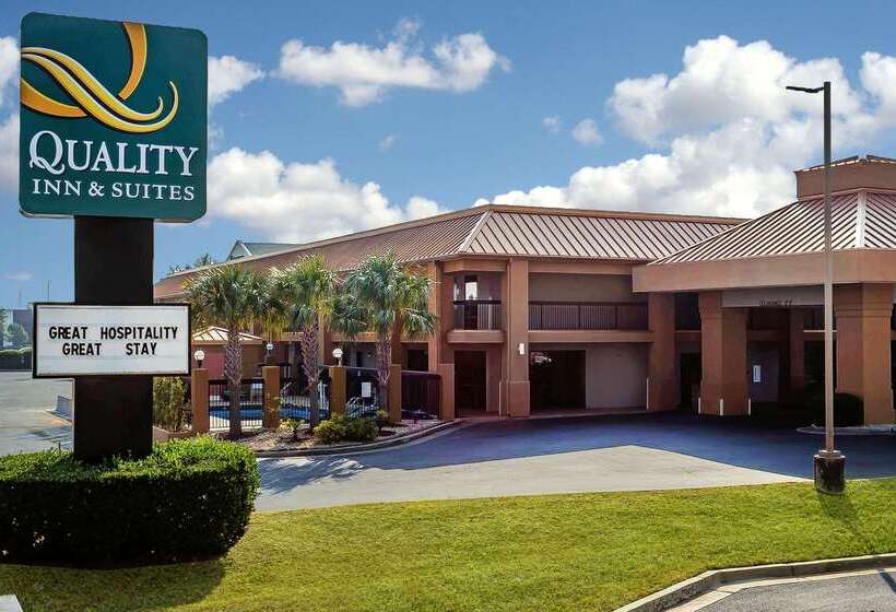 هتل Quality Inn & Suites Near Robins Air Force Base