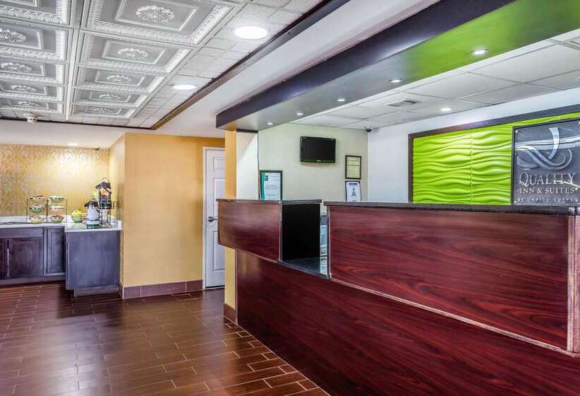 هتل Quality Inn & Suites Near Robins Air Force Base
