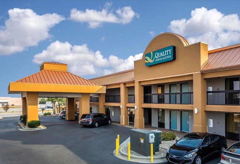 هتل Quality Inn & Suites Near Robins Air Force Base