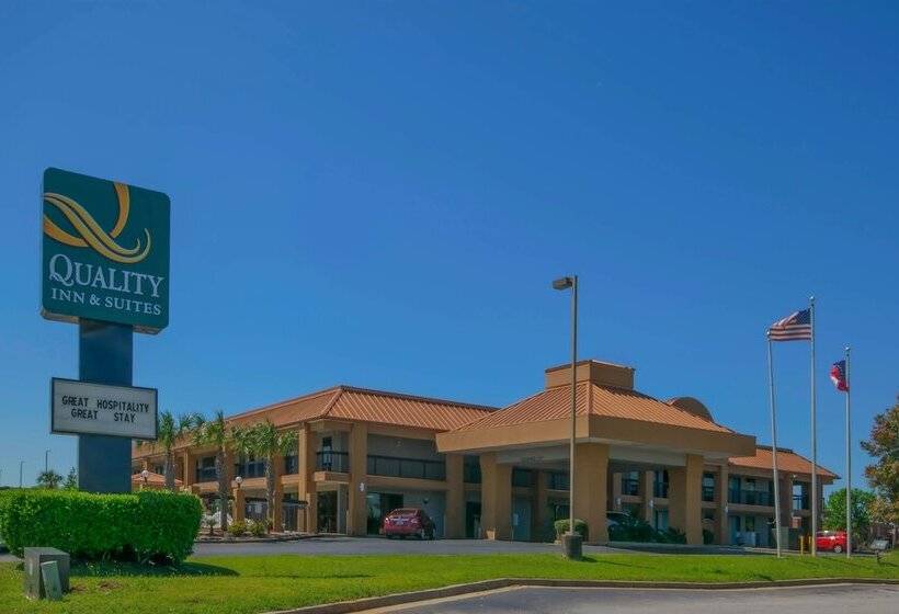 هتل Quality Inn & Suites Near Robins Air Force Base