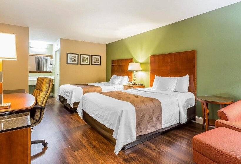 هتل Quality Inn & Suites Near Robins Air Force Base