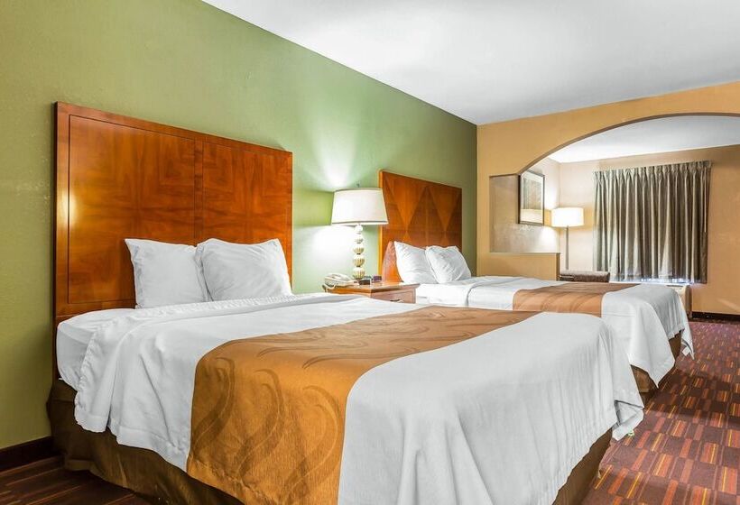 هتل Quality Inn & Suites Near Robins Air Force Base