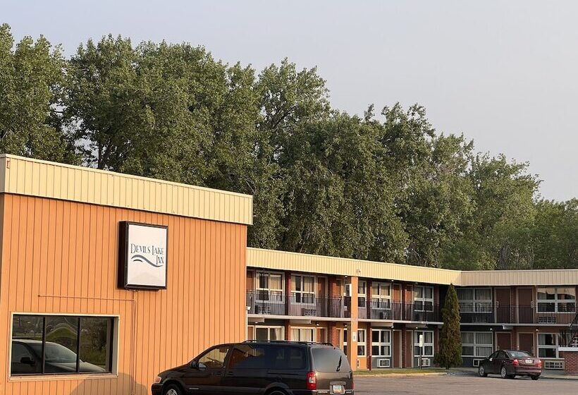 فندق Devils Lake Inn