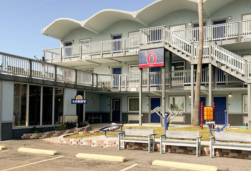 هتل Blue Wave Inn