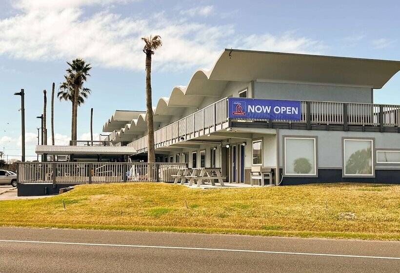 هتل Blue Wave Inn