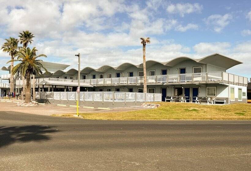 هتل Blue Wave Inn