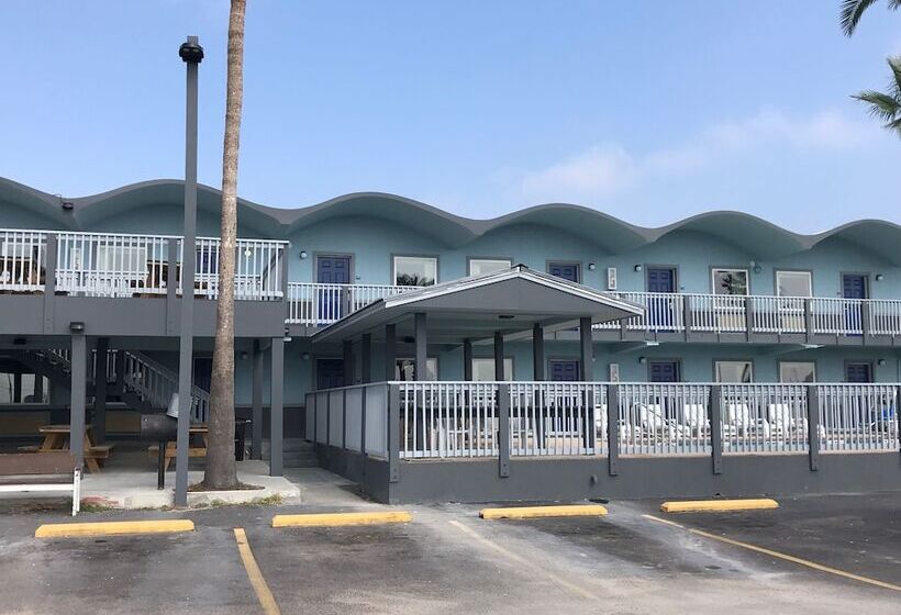 هتل Blue Wave Inn