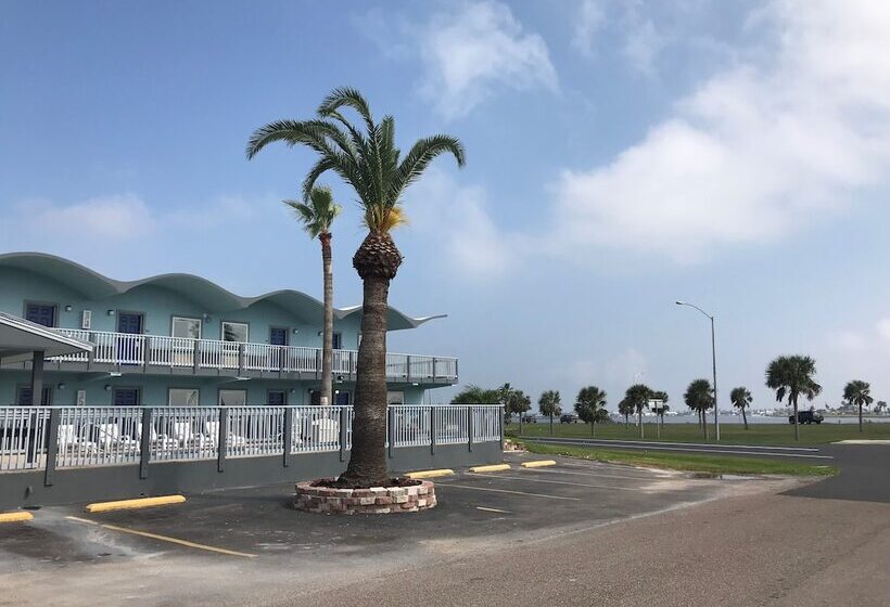 هتل Blue Wave Inn