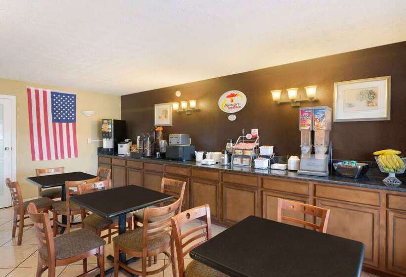 هتل Super 8 By Wyndham College Park/atlanta Airport West