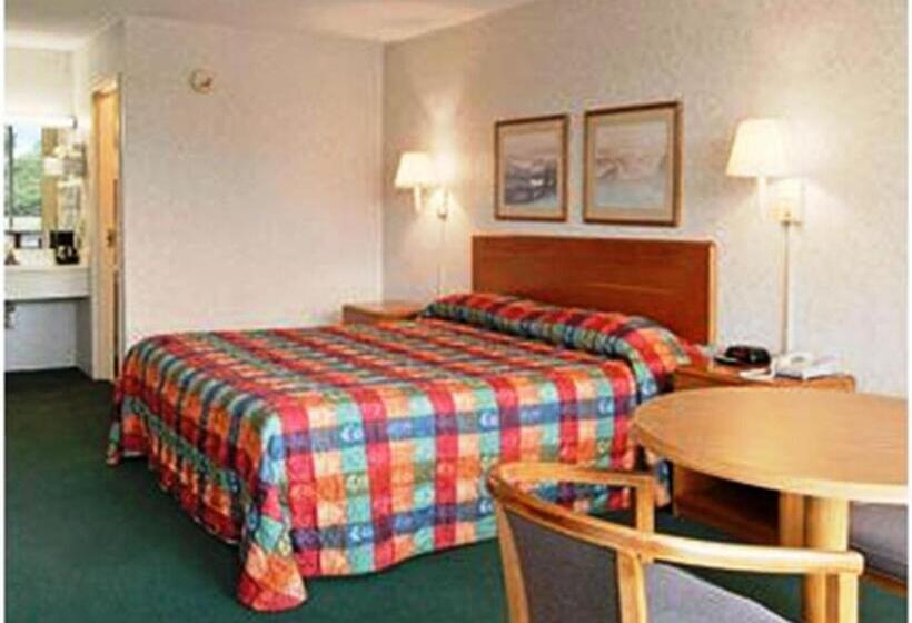 Мотель Days Inn By Wyndham Seneca Clemson